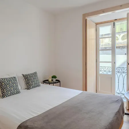 Lovely 3bdr By Vinum 1890 Daire *